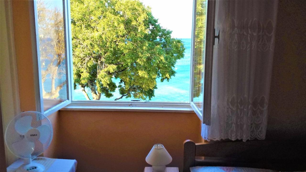 Branko Fabijanic Front Row By The Sea Apartment Selce Exterior photo