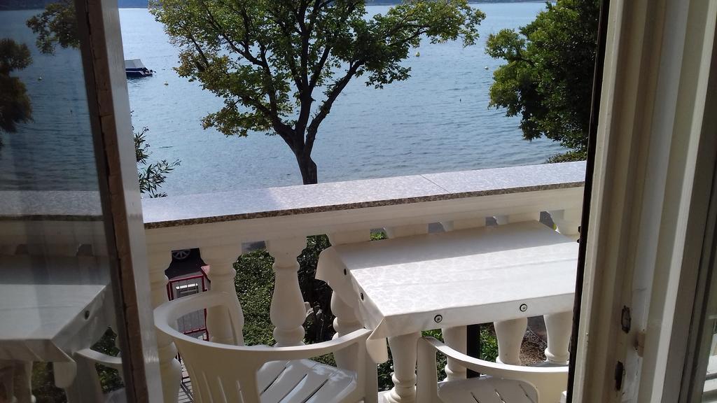 Branko Fabijanic Front Row By The Sea Apartment Selce Exterior photo